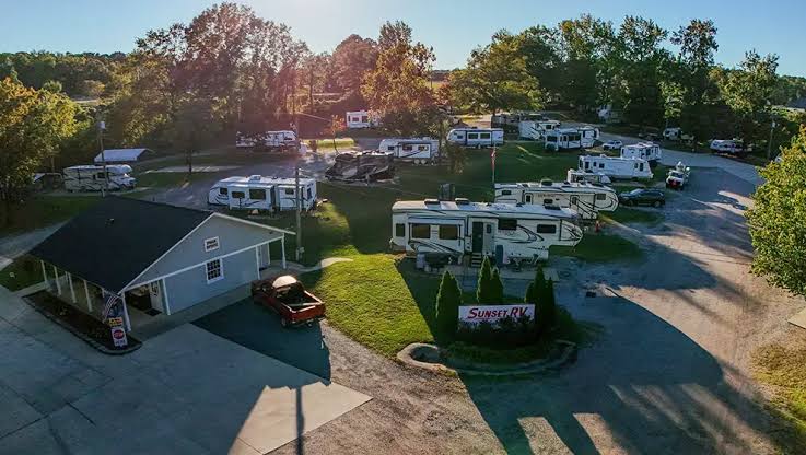Who Makes Riverside RVs Today