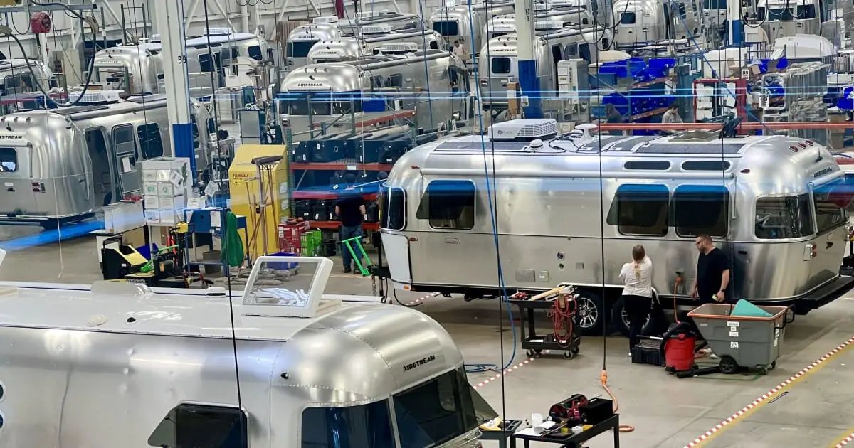 who make airstream trailer