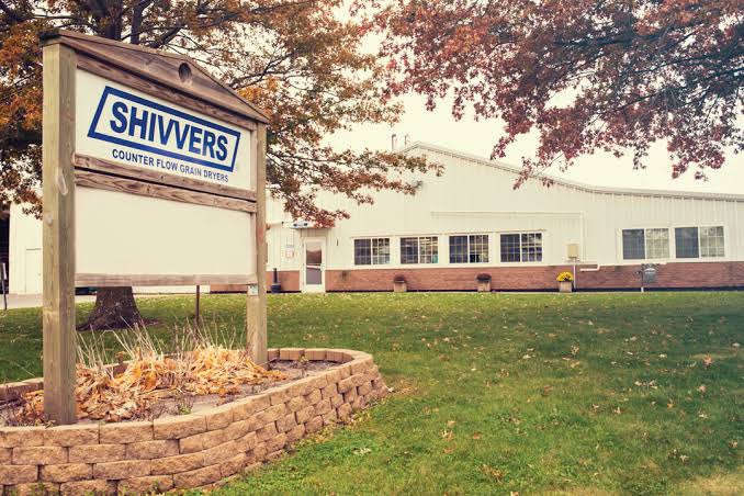 Who Owns Country Clipper Mowers